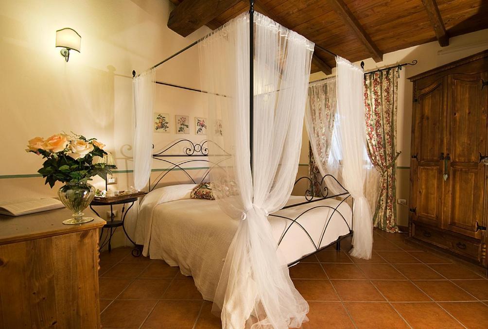 Agriturismo Poggio Di Maremma Pescia Romana Exterior foto